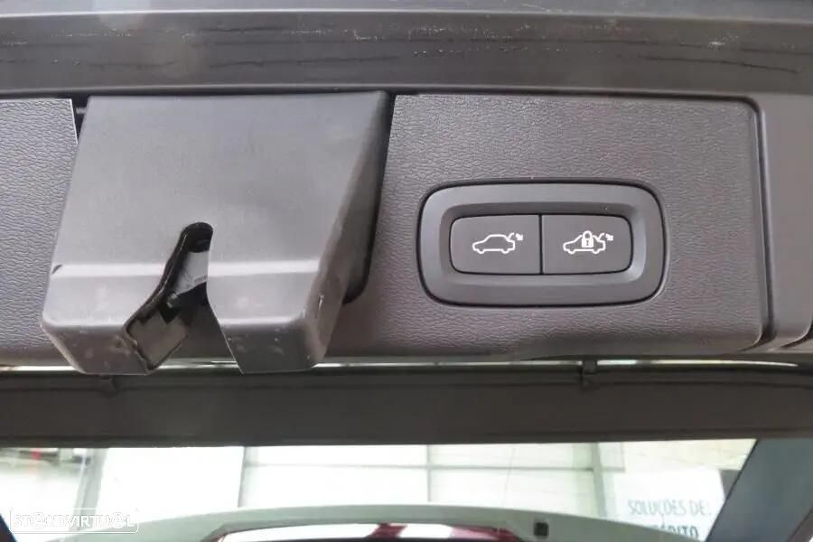 Volvo XC 60 2.0 T6 PHEV Ultimate Dark AWD - 25