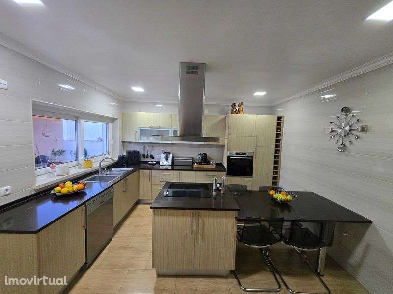 Vende-se moradia - Grande imagem: 3/12