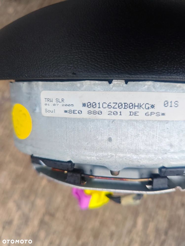 AUDI A4 B7 PODUSZKA KIEROWNICY 8E0880201 - 2
