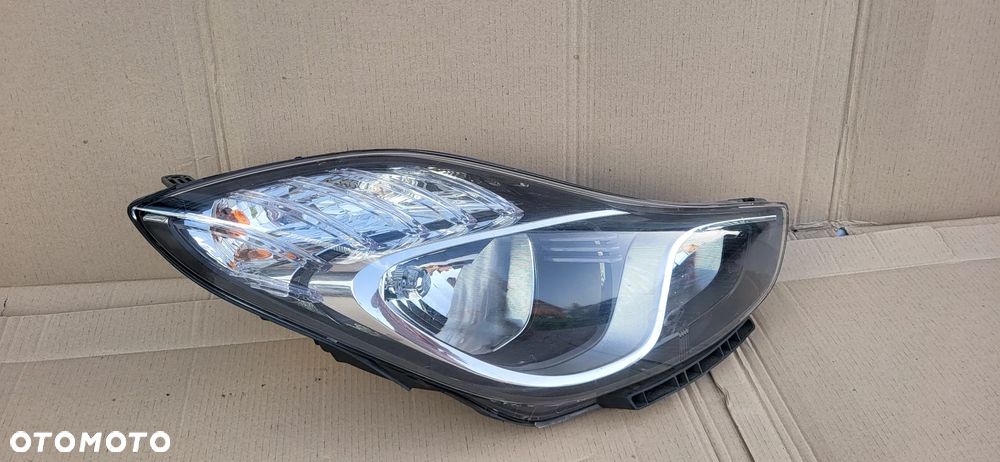 LAMPA PRAWY PRZOD HYUNDAI IX20 - 2