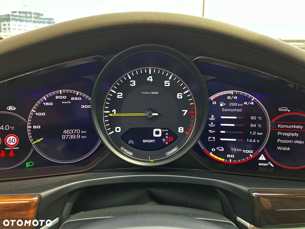 Porsche Panamera - 25