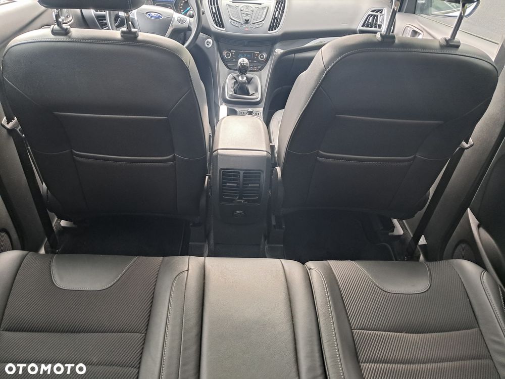 Ford Kuga 2.0 TDCi 2x4 Titanium - 18
