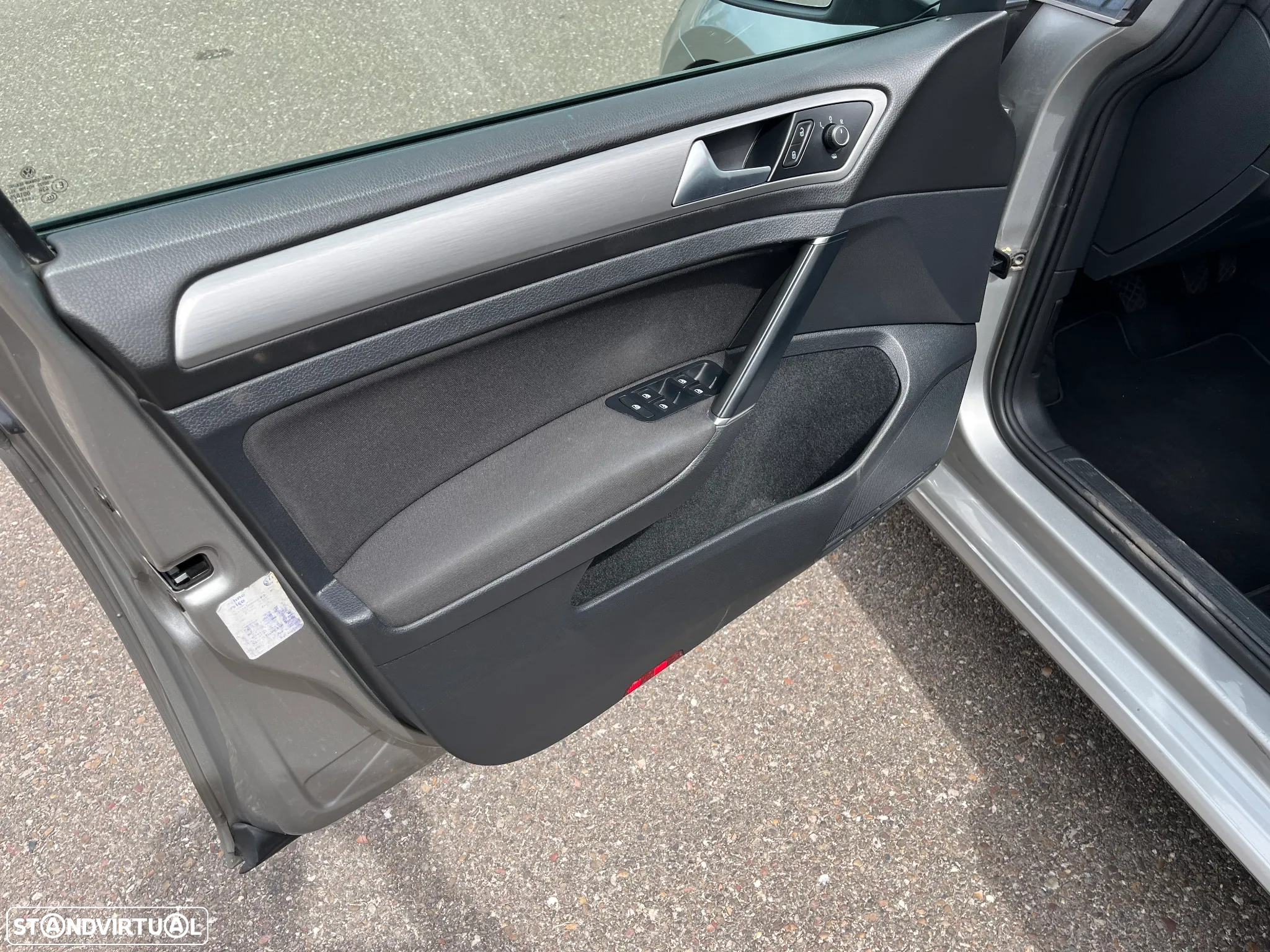 VW Golf 1.6 TDi BlueMotion Confortline - 9