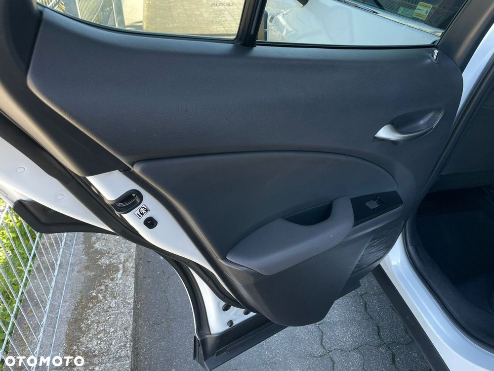 Lexus UX - 11