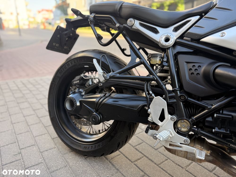 BMW R - 8