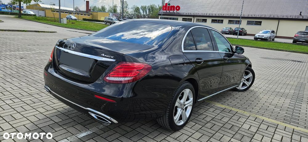 Mercedes-Benz Klasa E 220 d 4Matic 9G-TRONIC Avantgarde - 4