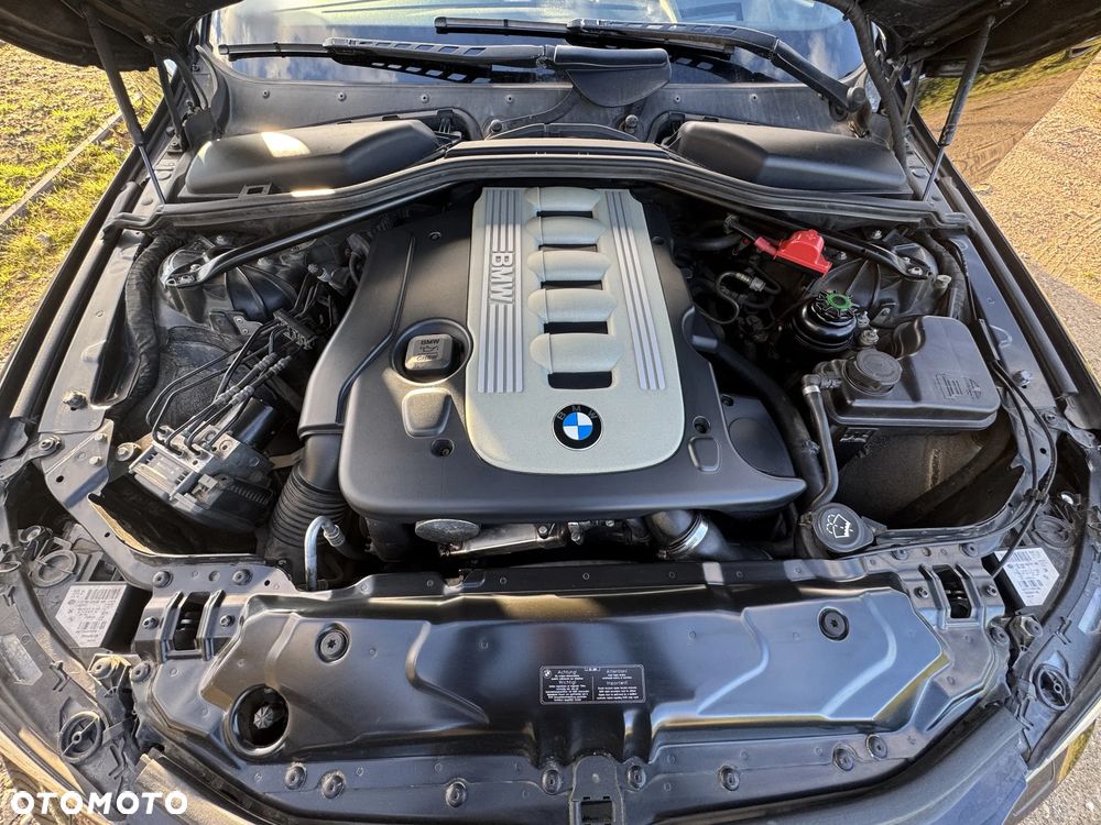 BMW Seria 5 530d Sport-Aut Edition Sport - 7