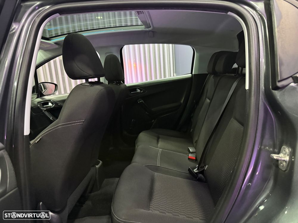 Peugeot 208 PureTech 82 Active - 13