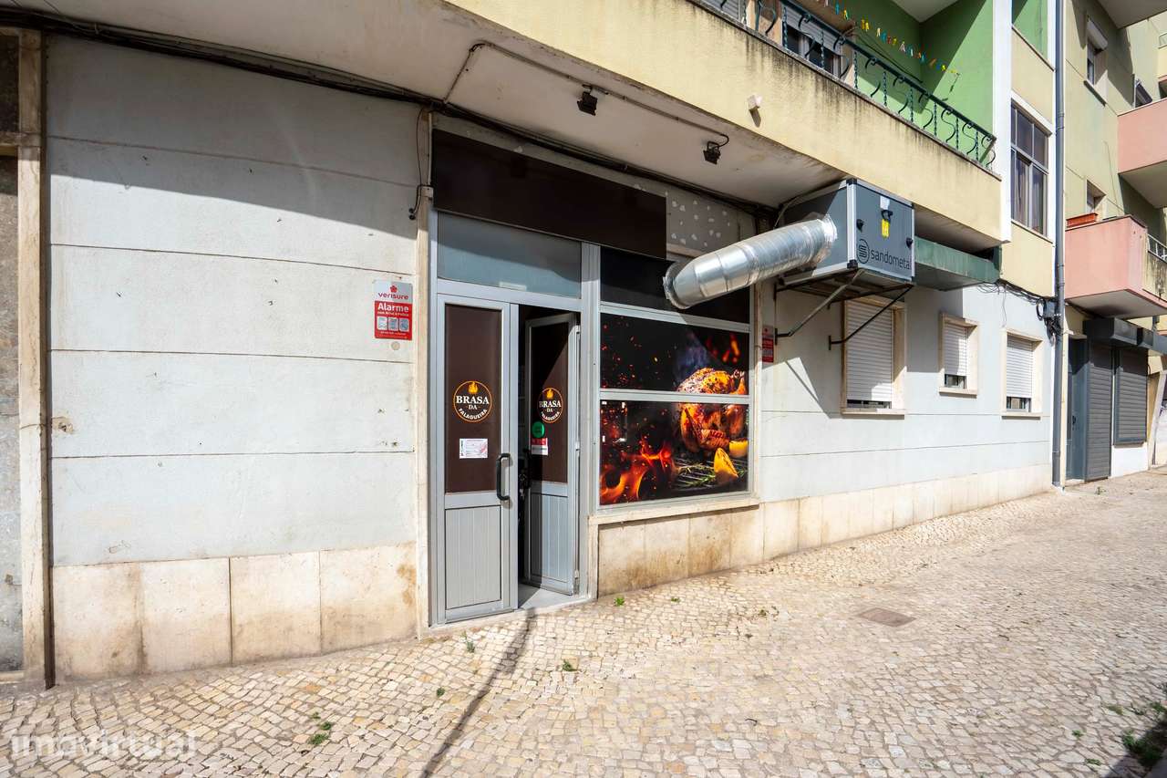 Trespasse de Churrasqueira / Take-Away e Delivery na Falagueira (Amado - Grande imagem: 2/19