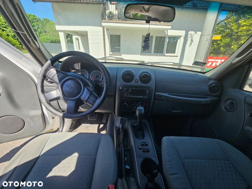 Jeep Liberty 2.8 CRD 4x4 - 11