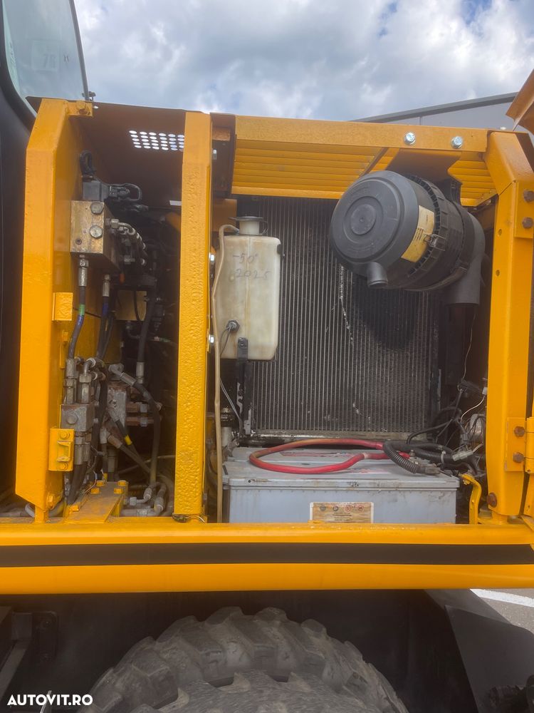 JCB JS1033 - 13