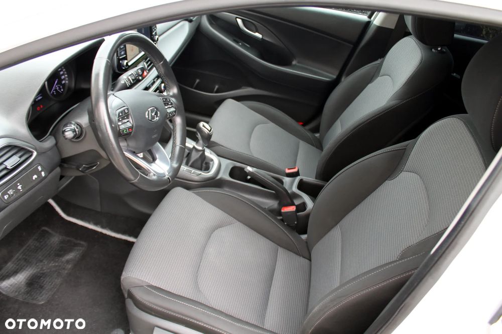 Hyundai i30 blue 1.4 Classic Navigation - 11