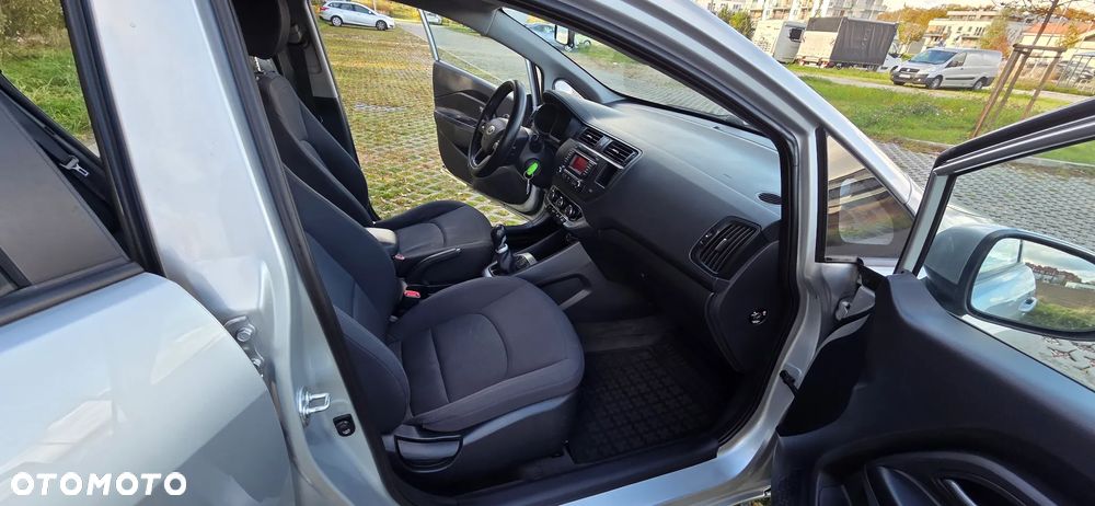 Kia Rio 1.4 M - 29