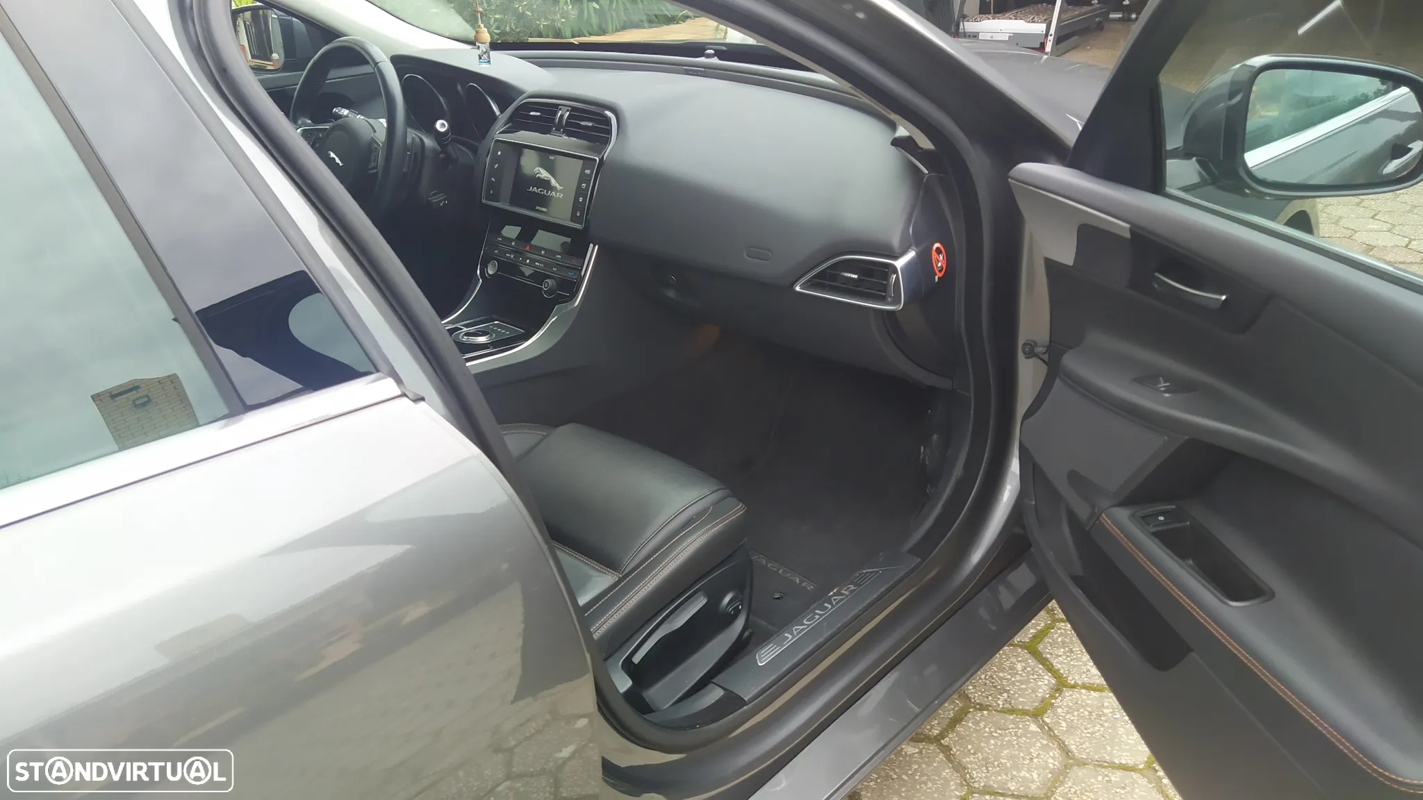 Jaguar XE 2.0 D Prestige Aut. - 21