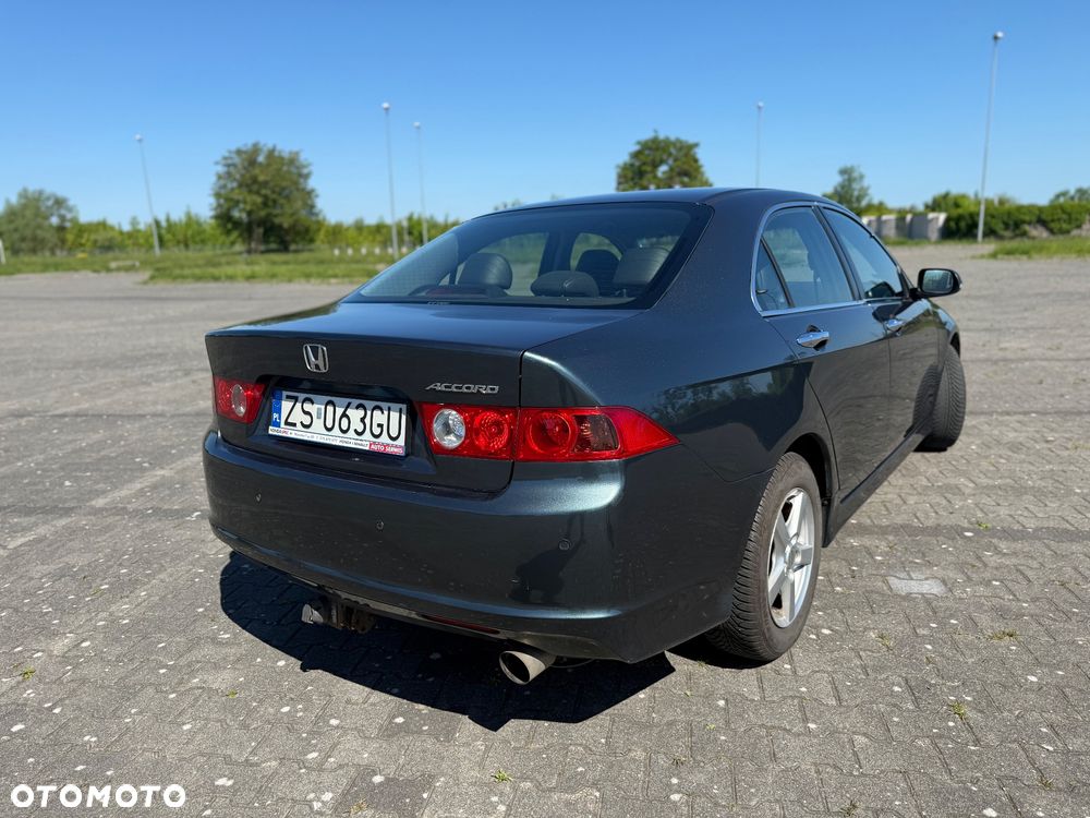 Honda Accord 2.0 Comfort - 12