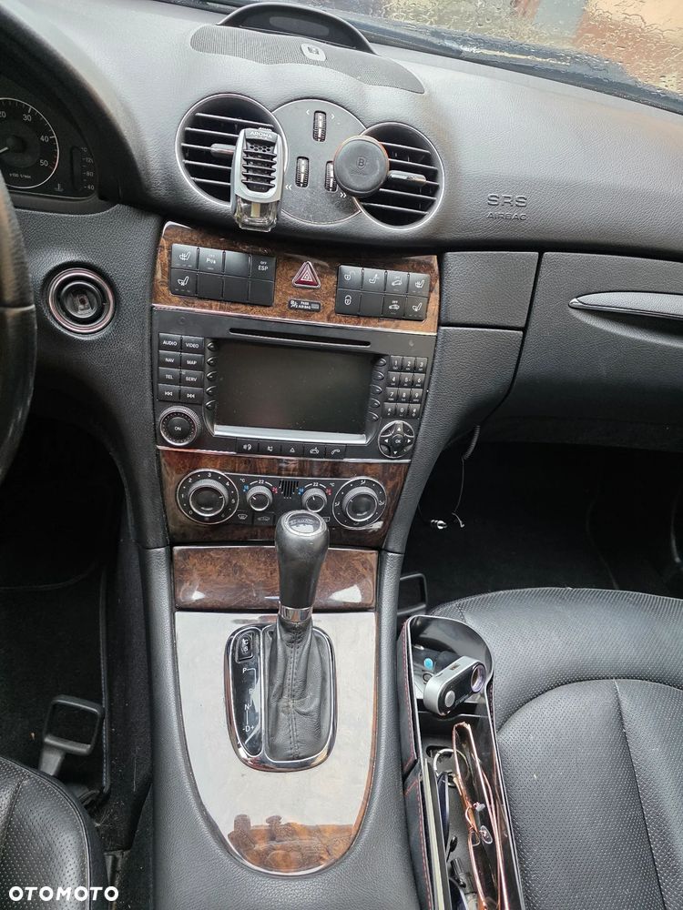 Mercedes-Benz CLK - 23