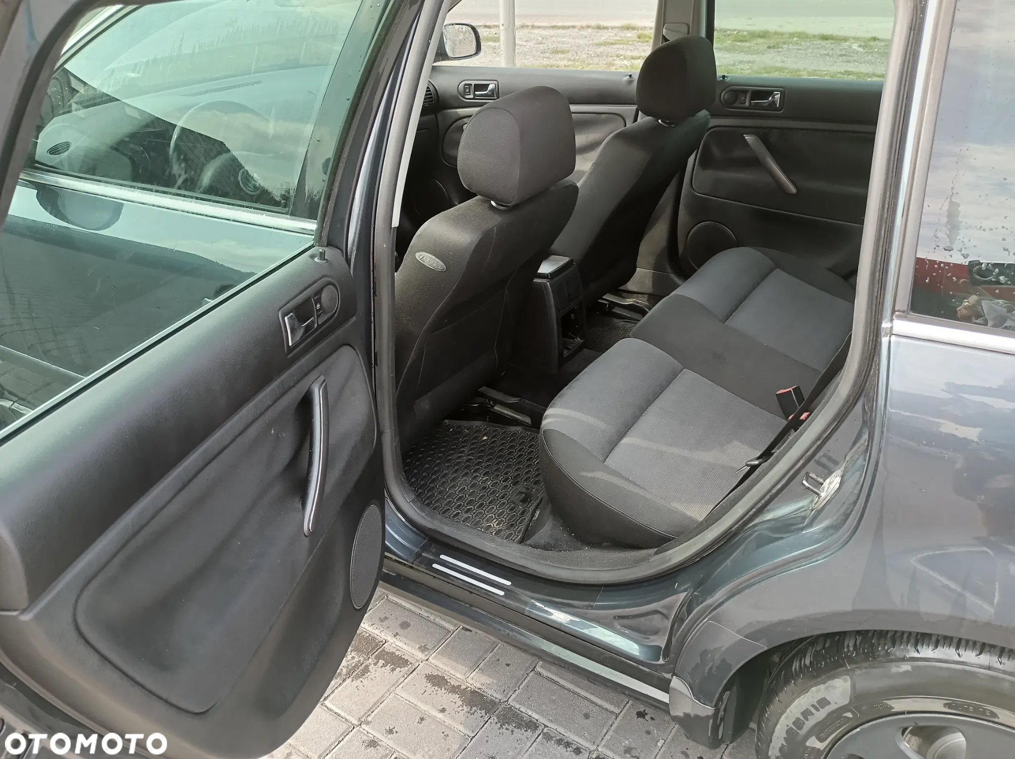 Volkswagen Passat 1.9 TDI Highline - 8