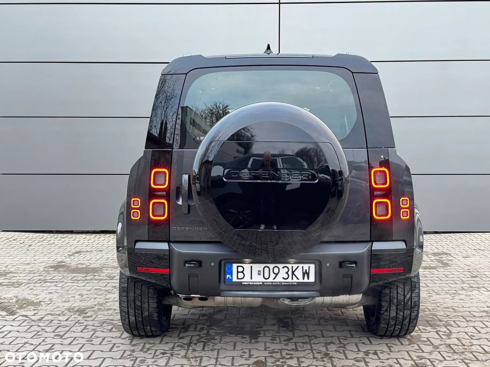 Land Rover Defender 110 D350 X-Dynamic HSE - 4