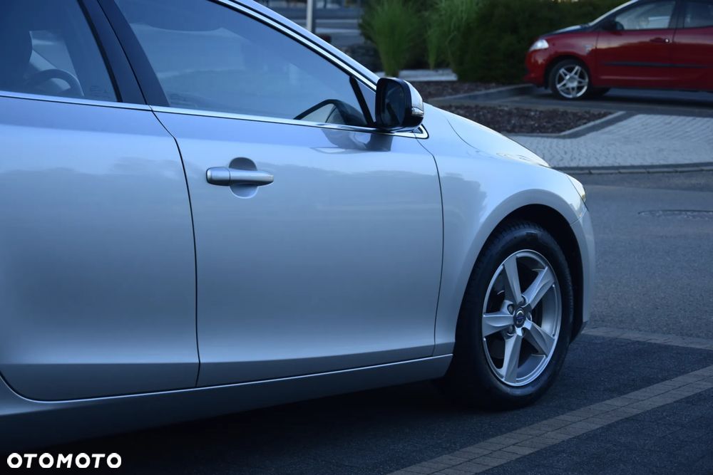 Volvo V40 D2 Momentum - 14