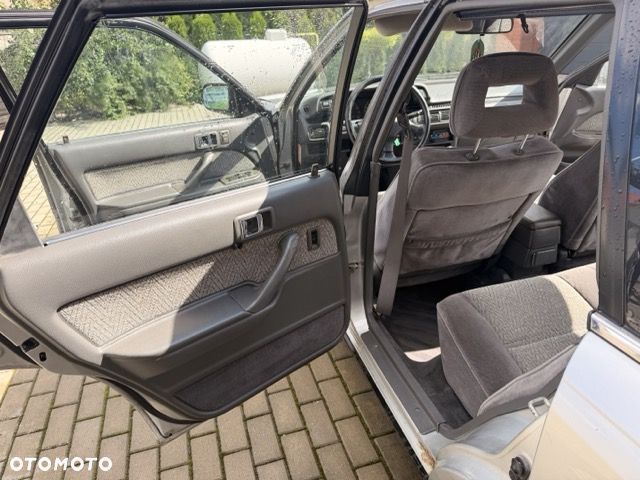 Toyota Camry - 12