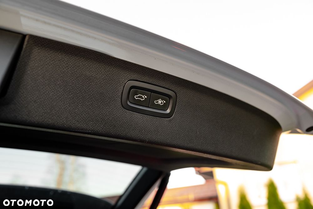 Volvo XC 90 D5 AWD R-Design - 22