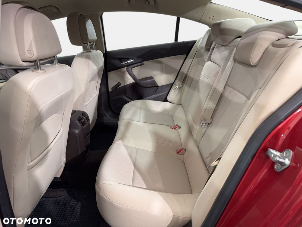 Opel Insignia - 12