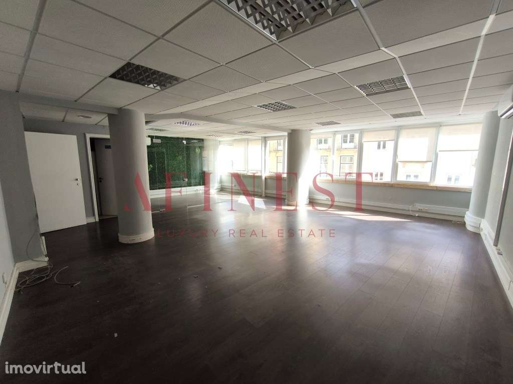 ESCRITÓRIO COM 5 SALAS - AVENIDAS NOVAS - Grande imagem: 2/34