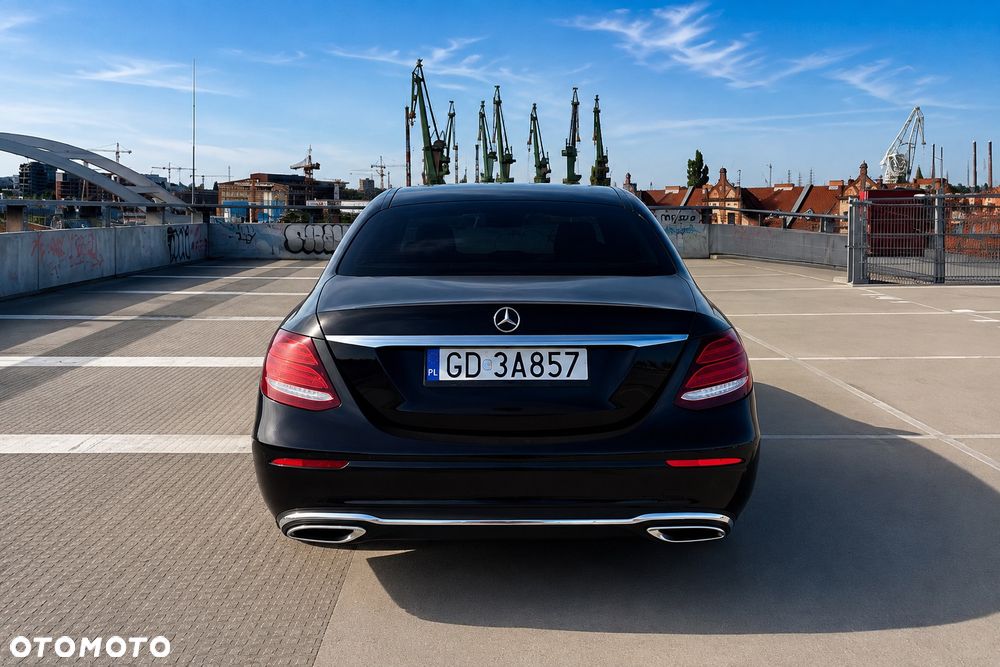 Mercedes-Benz Klasa E 220 d 4-Matic Business Edition 9G-TRONIC - 5