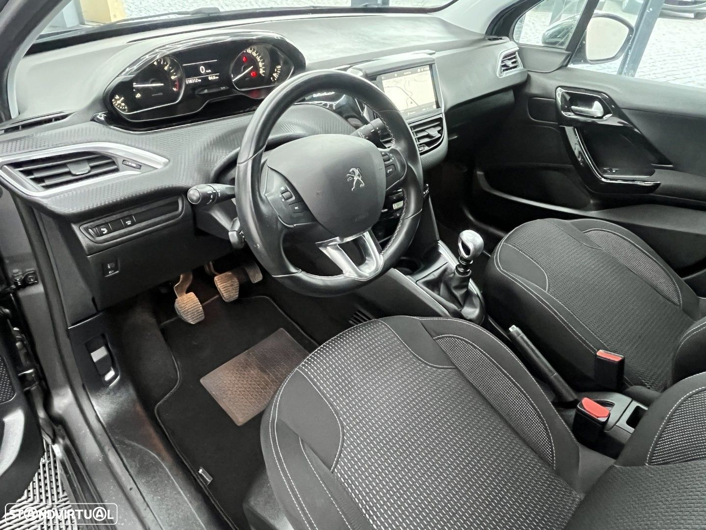 Peugeot 208 1.2 PureTech Allure - 7