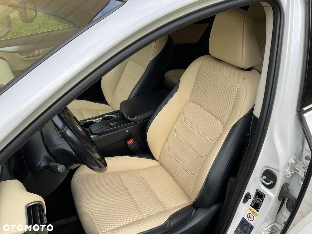 Lexus NX 300h Comfort AWD - 11