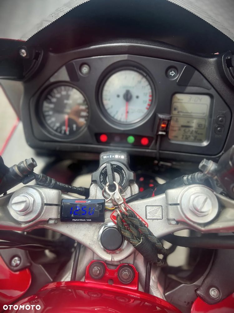 Honda VFR - 10