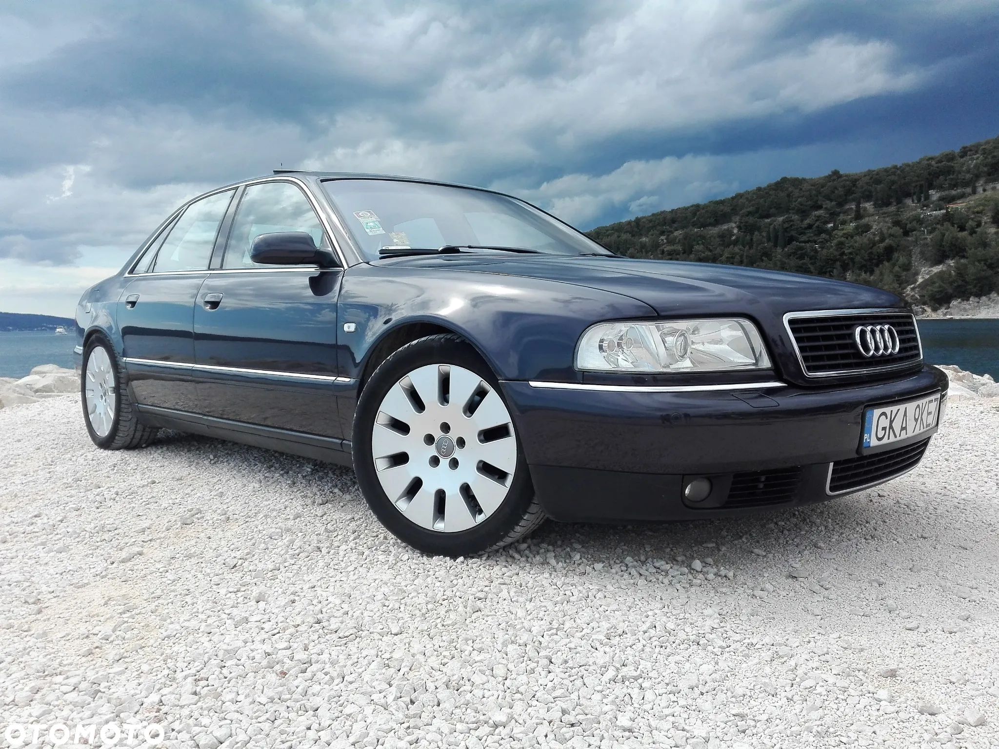 Audi A8 4.2 Quattro - 1