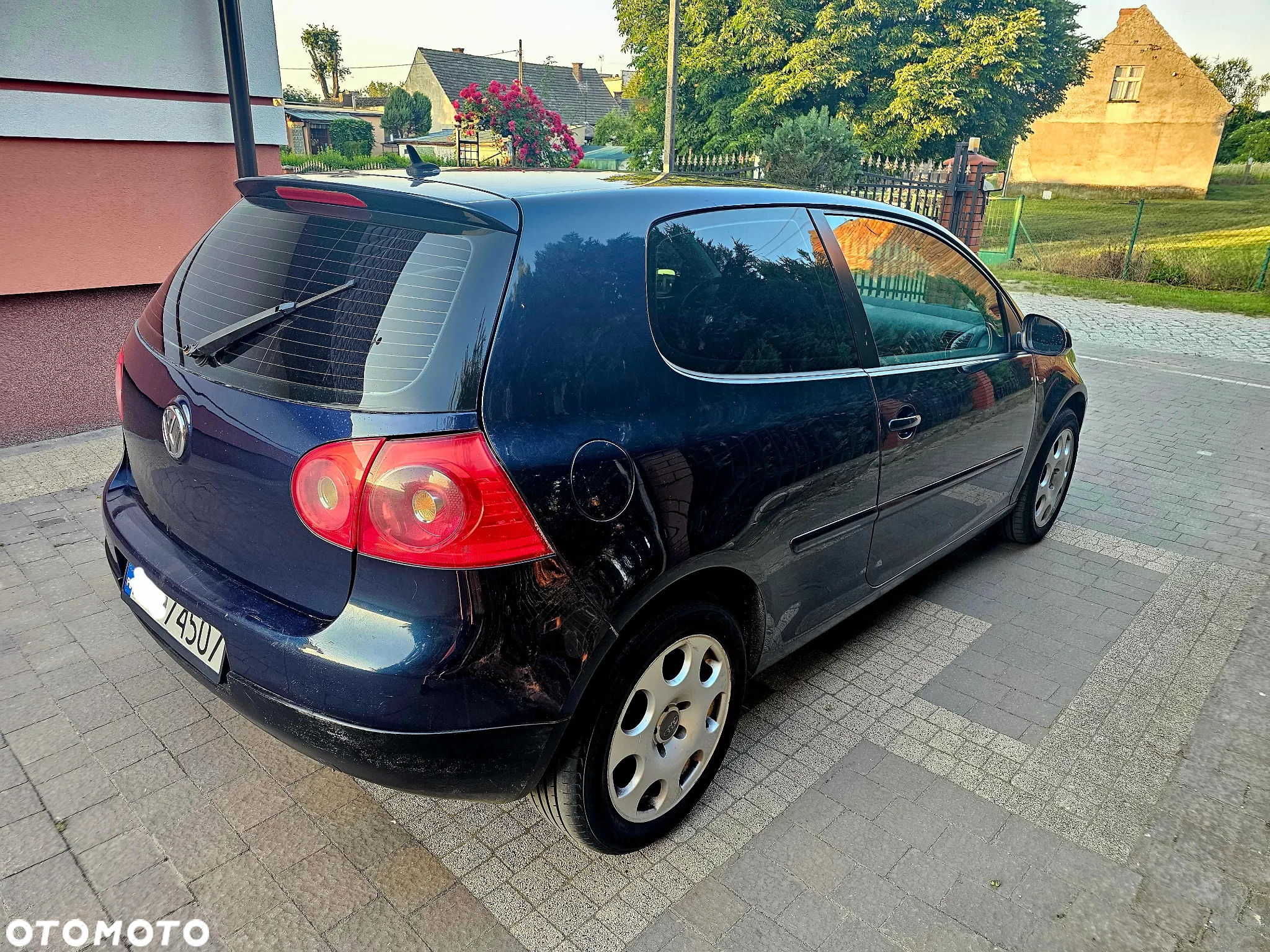 Volkswagen Golf V 1.9 TDI Sportline - 3