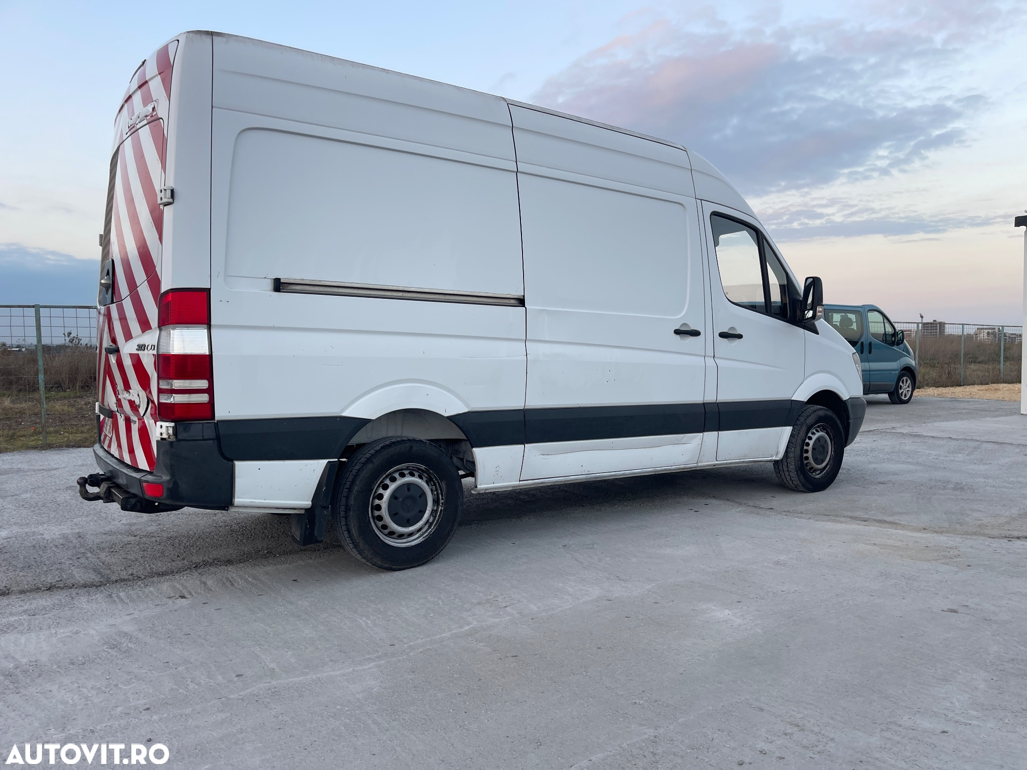 Mercedes-Benz Sprinter - 10