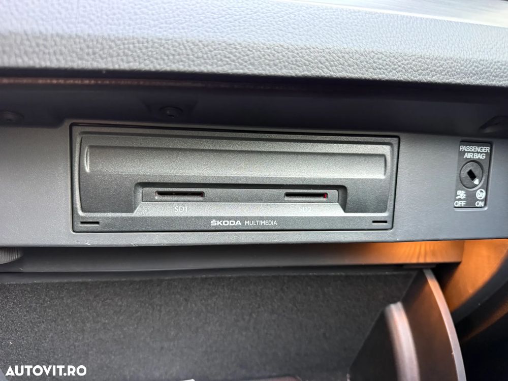 Skoda Superb 2.0 TDI DSG Premium Edition - 36