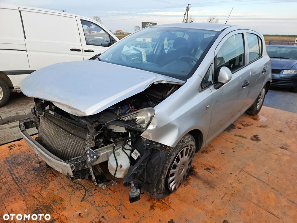 Opel CORSA D 5D 2006-2014 Silnik1.2 16V (A12XEL) 69 KM (51 kW) Z157 na części drzwi klapa silnik - 4
