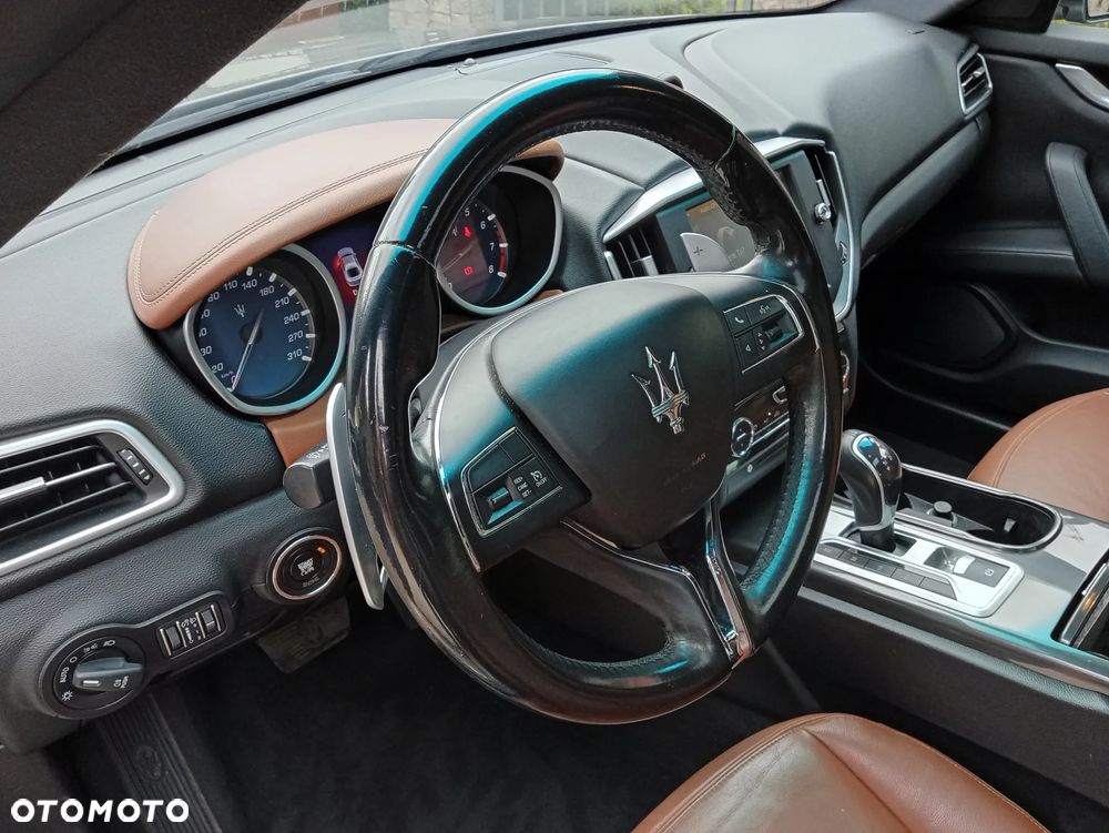 Maserati Ghibli S - 23