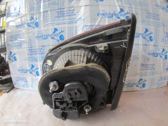 Farol Tras 89090892 5K0945093 VW GOLF 6 2011 1.4I 80Cv 3P Preto ESQ VALEO - 2