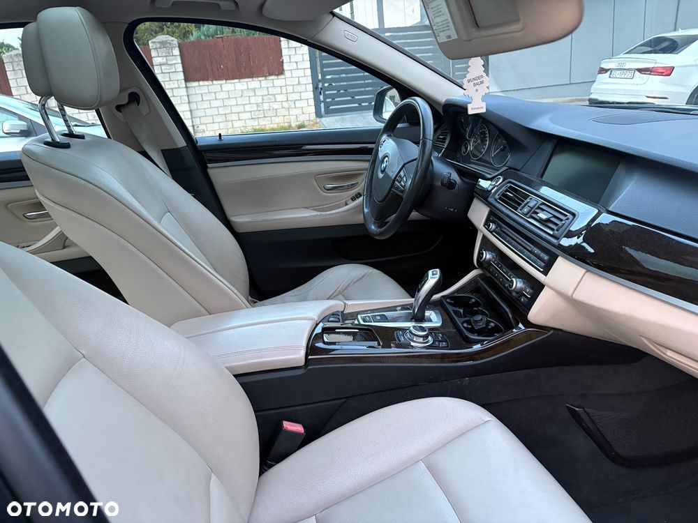 BMW Seria 5 535i - 12