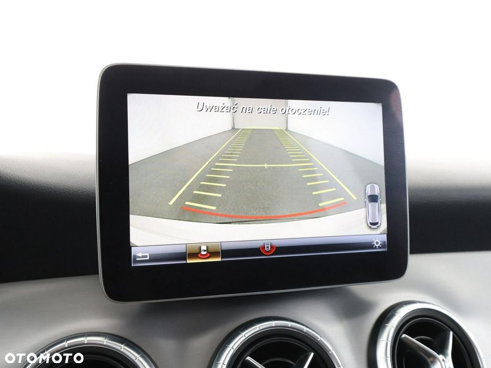 Mercedes-Benz CLA 180 7G-DCT AMG Line - 26