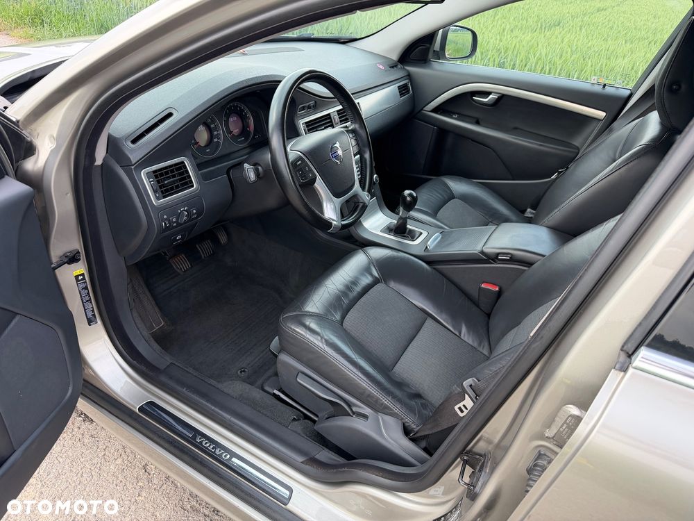 Volvo V70 2.5T R-Design Summum - 12