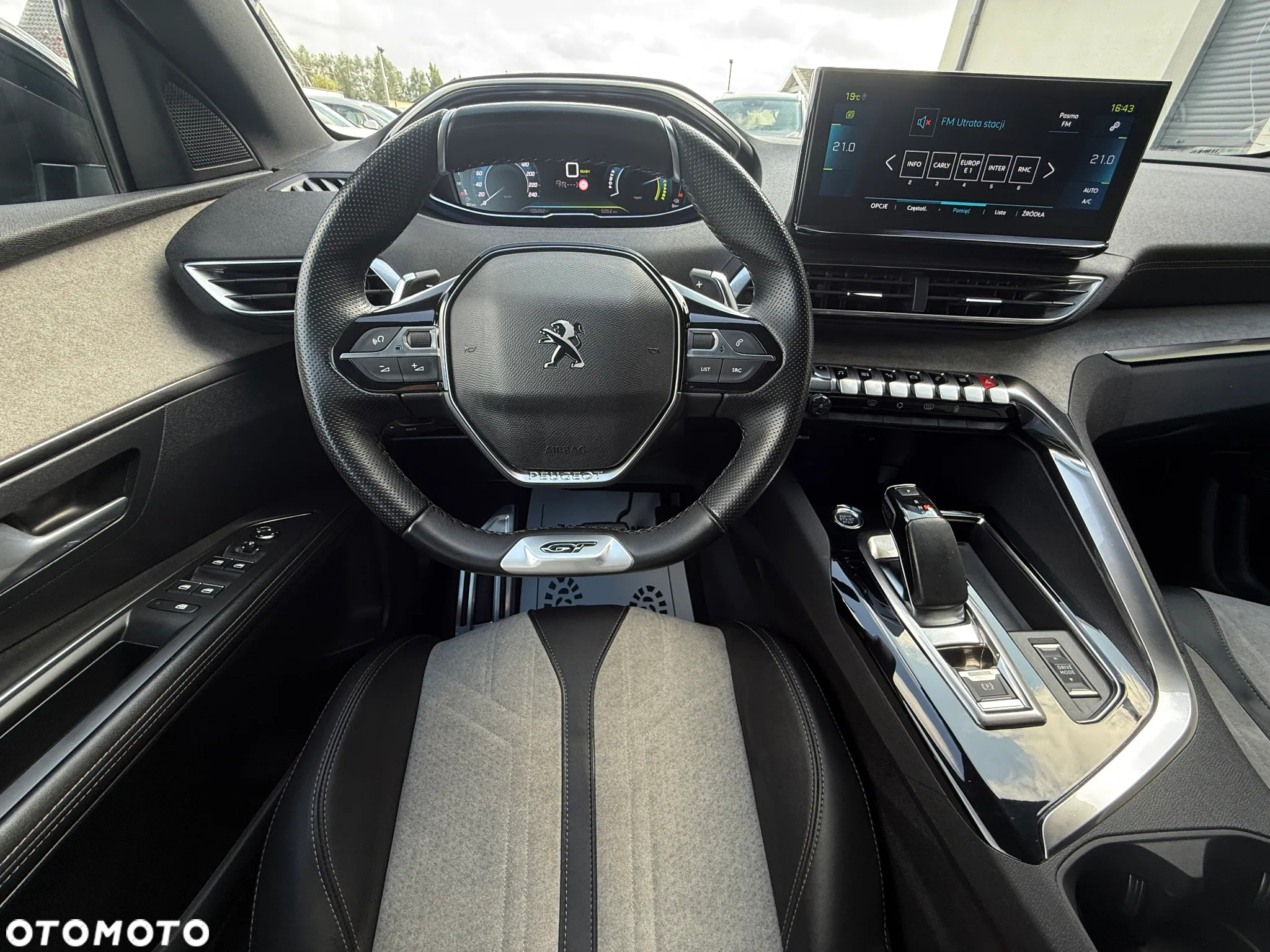 Peugeot 3008 Plug-In Hybrid 225 e-EAT8 GT - 36