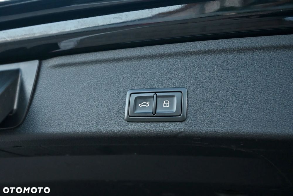 Audi A4 Avant 2.0 TDI ultra S tronic sport - 40