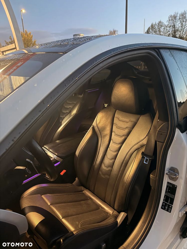 BMW Seria 8 M850i xDrive - 12