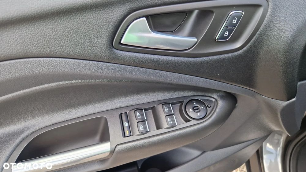 Ford Kuga 2.0 TDCi 4x4 Titanium - 23