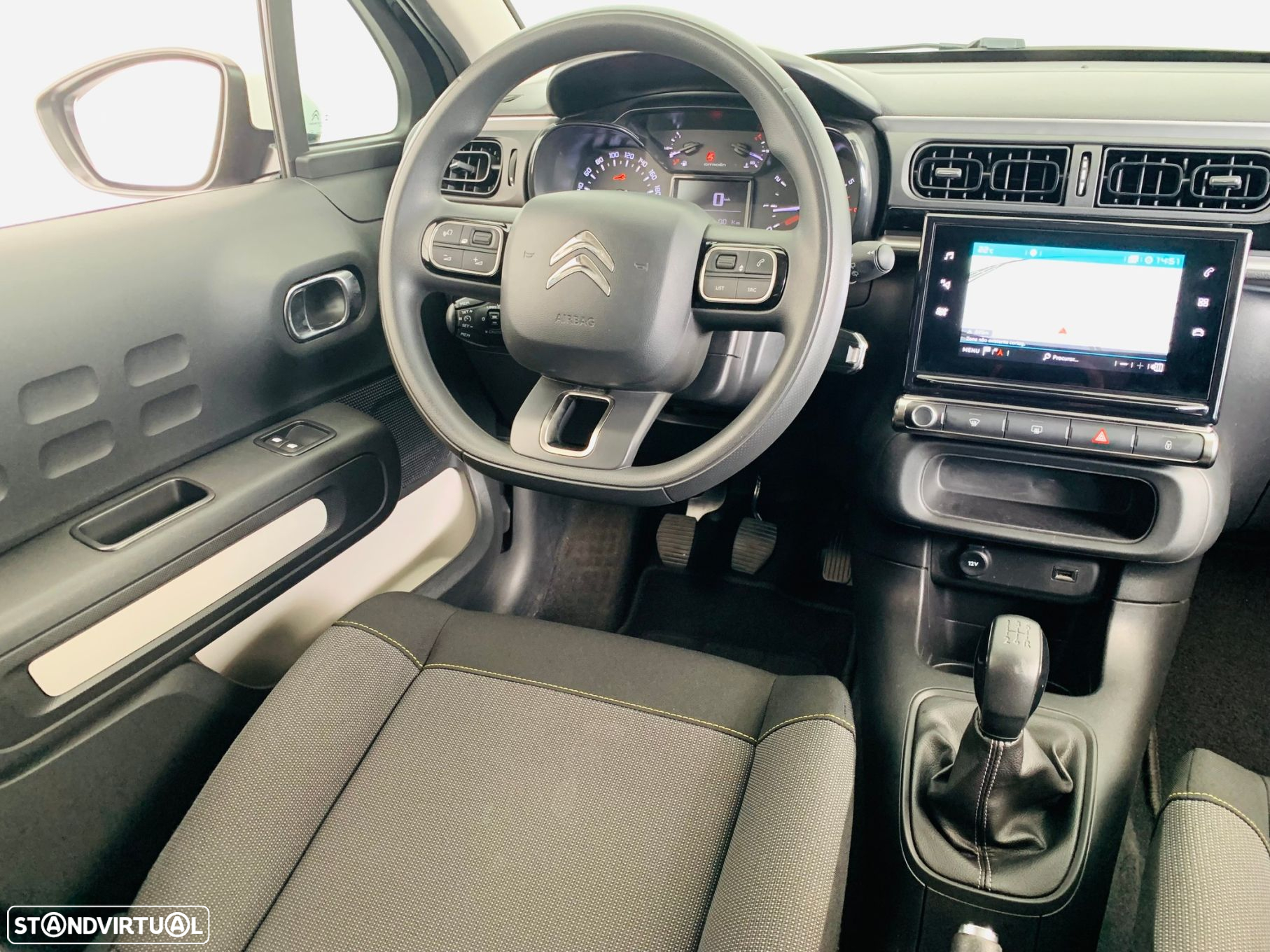 Citroën C3 1.2 PureTech Shine - 28