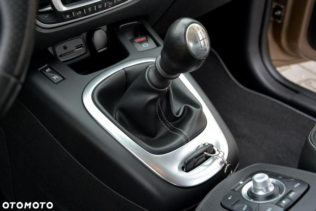 Renault Scenic - 31