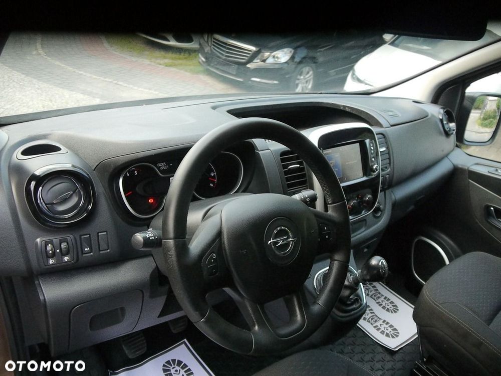 Opel Vivaro - 25