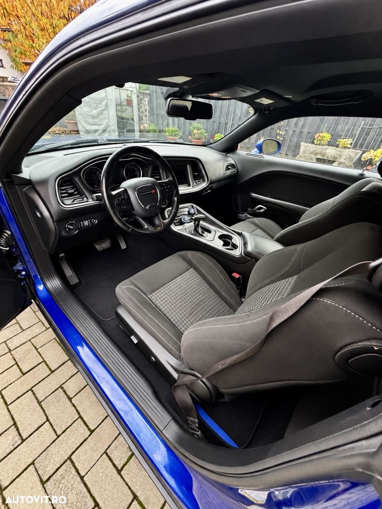 Dodge Challenger - 15