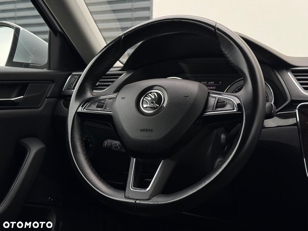 Skoda Superb 2.0 TDI 4x4 DSG L&K - 10